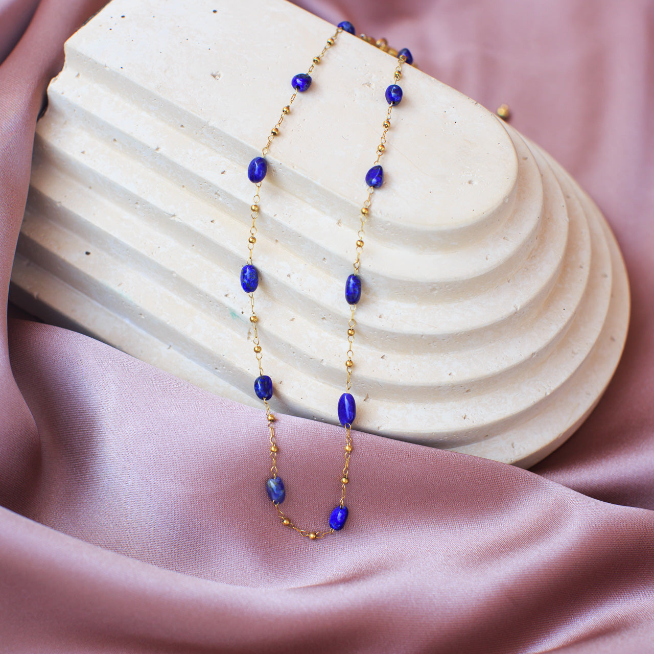 Naszyjnik z naturalnego kamienia lapis-lazuli