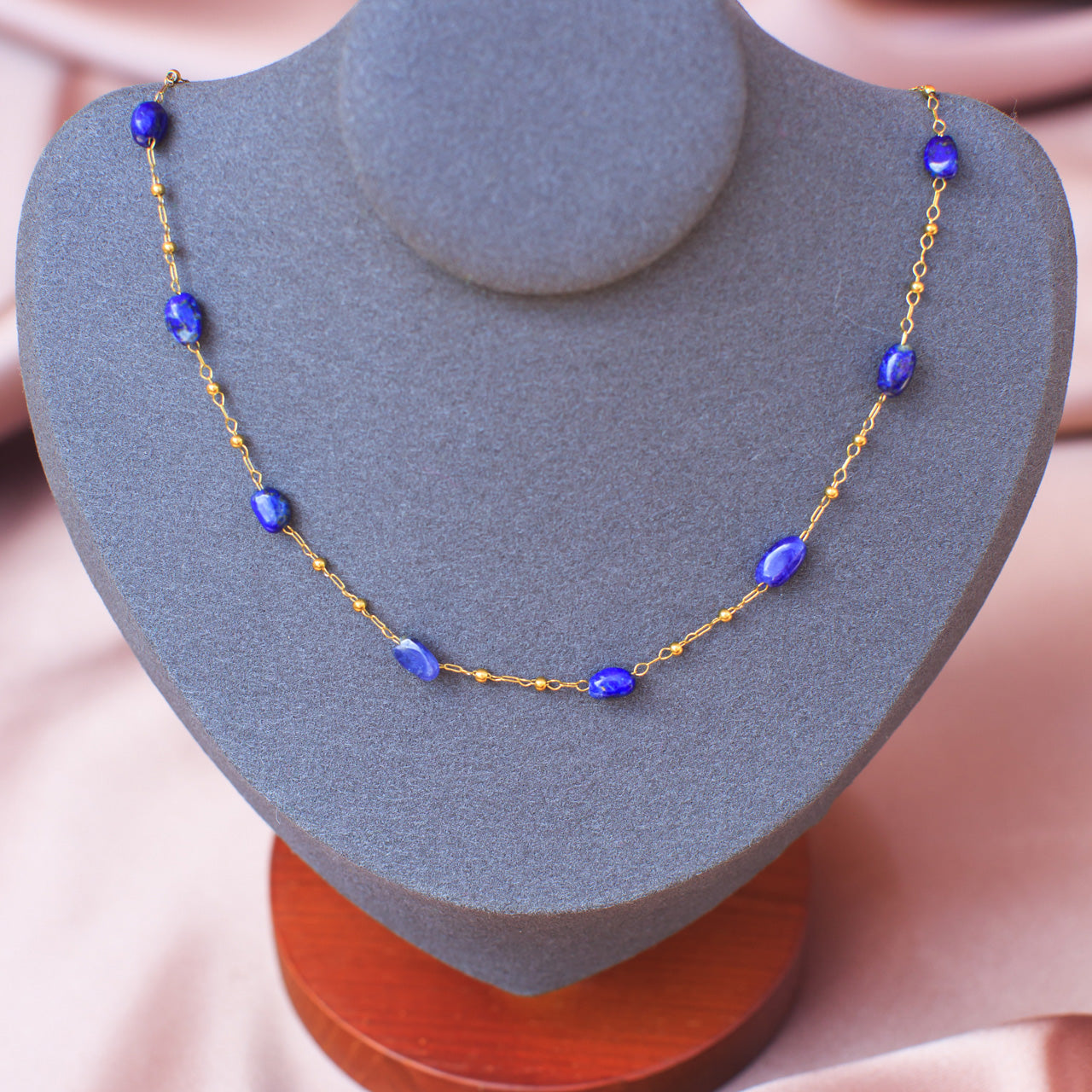 Naszyjnik z naturalnego kamienia lapis-lazuli