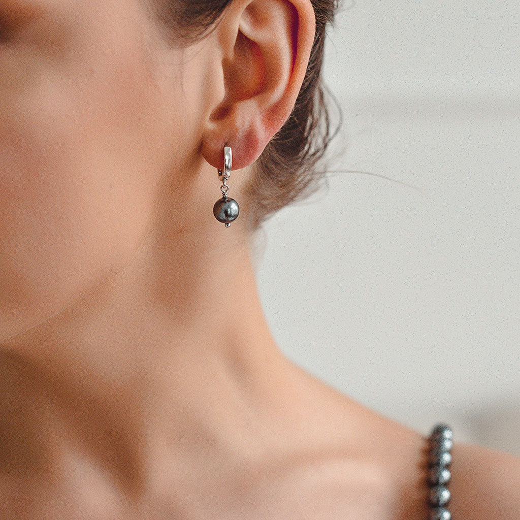 Kolczyki z pereł majorka grafitowych